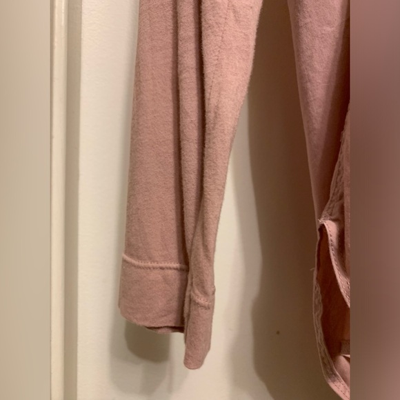 🌹 Dusty Rose Delight: Ann Taylor Loft Top - Basically a Hug in Fabric Form 🌹 - Picture 11 of 11